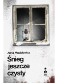 Śnieg jeszcze czysty