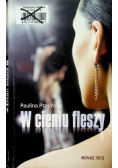 W cieniu fleszy