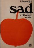 Sad z ołówkiem w ręku