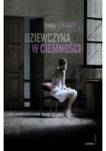 Dziewczyna w ciemności