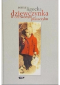 Dziewczynka w czerwonym płaszczyku