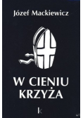 W cieniu krzyża