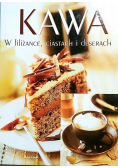 Kawy w filiżance ciastach i deserach