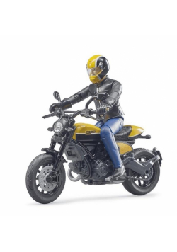 Scrambler Ducati z pełną przepustnicą i z kierowcą