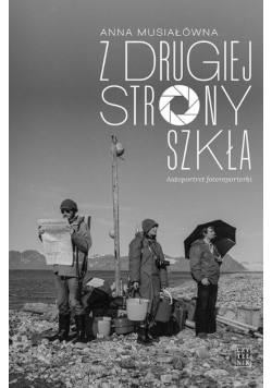 Z drugiej strony szkła.