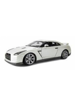 Nissan GT-R R35 1:18 biały BBURAGO