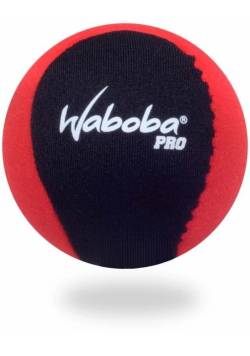 Piłka Pro odbijająca się od wody
